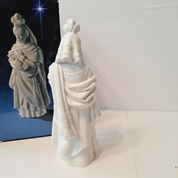 Avon Nativity Collectibles The Magi Kaspar 1982 Porcelain Figurine - Picture 8 of 15